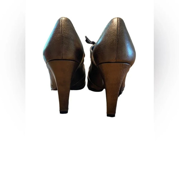 STUART WEITZMAN Cut Out Lace Up Heel Pump Oxford Metallic Bronze - Picture 6 of 9